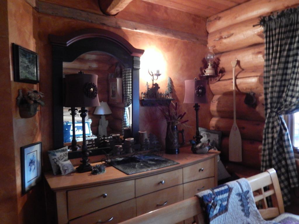 Idle Spurs Log Cabin Bed & Breakfast Black Diamond Exterior photo